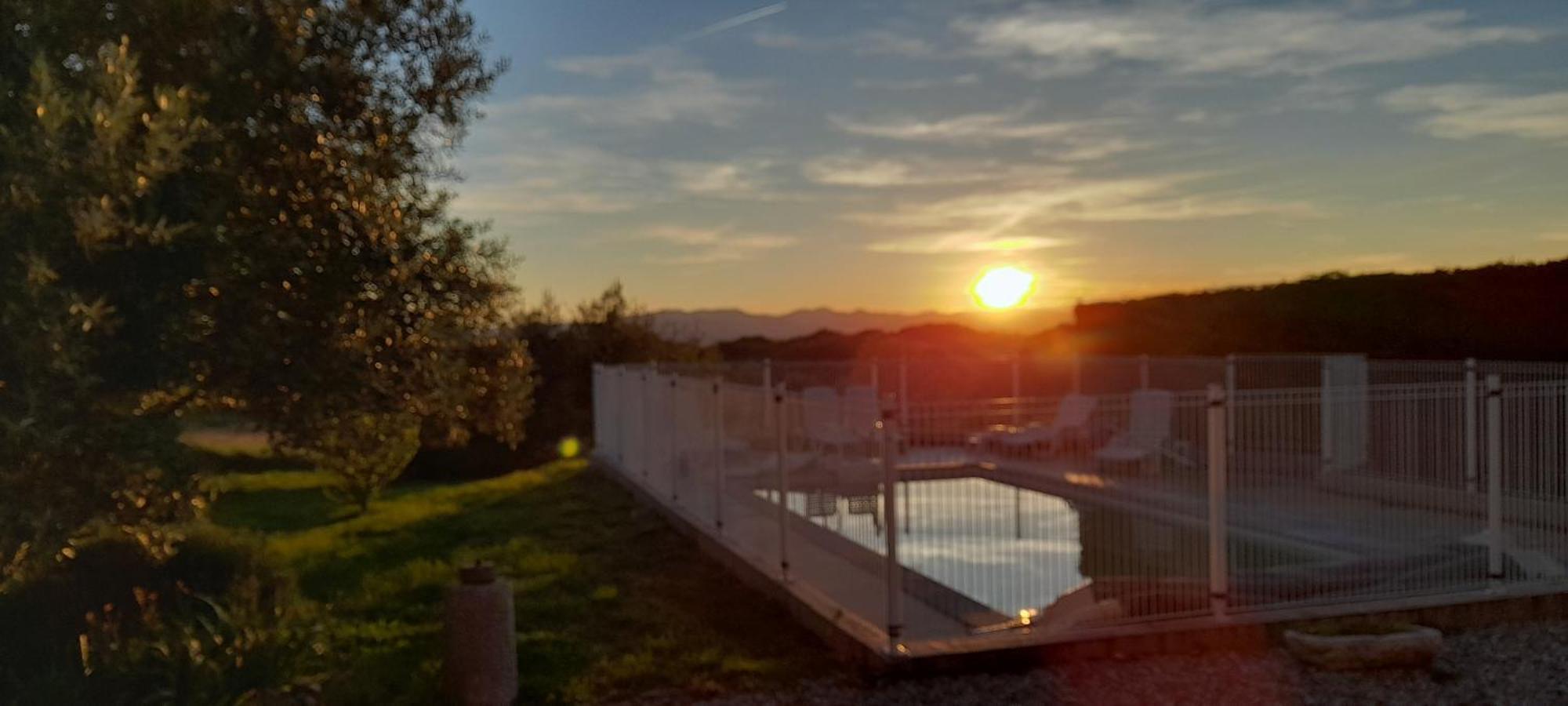 Le Mas De La Chadeniere Villeneuve-de-Berg Δωμάτιο φωτογραφία